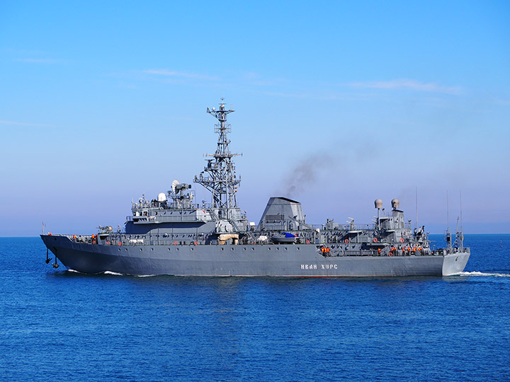 Intelligence Ship Ivan Khurs, Black Sea Fleet (photo by Andrey Brichevsky)