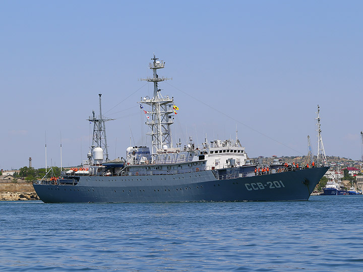 Intelligence Ship Priazovye, Black Sea Fleet. Photo by Andrey Brichevsky